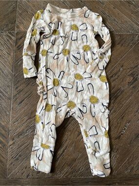 Posh Peanut Cream Daisy-Print Romper